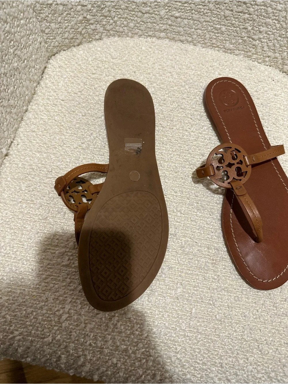 Brown Leather Circle-Emblem Thong Sandals - Women